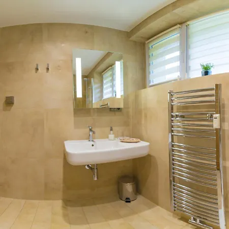 Sniezna Lapa Zakopane